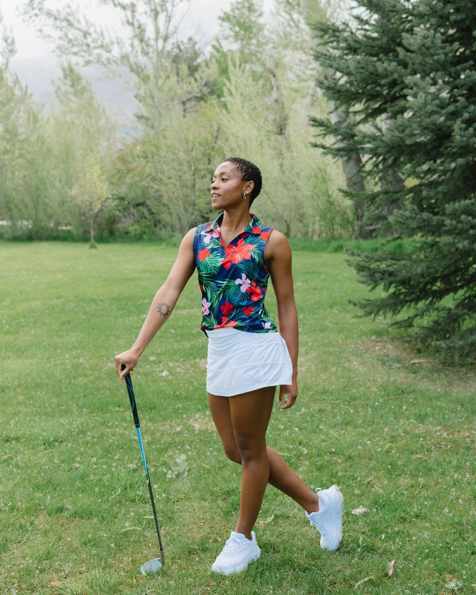 Jungle Hibiscus Women's Sleeveless Golf Polo - Image 4